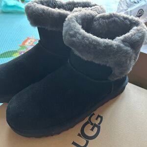 New Saniya Shearling mini Winter Boot
